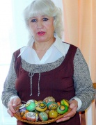 Zigmo Slavinsko nuotraukoje: Teresė Šidlauskienė marginimo būdą juodu vašku atrado netyčia... Zigmo Slavinsko nuotraukoje: Teresė Šidlauskienė marginimo būdą juodu vašku atrado netyčia...